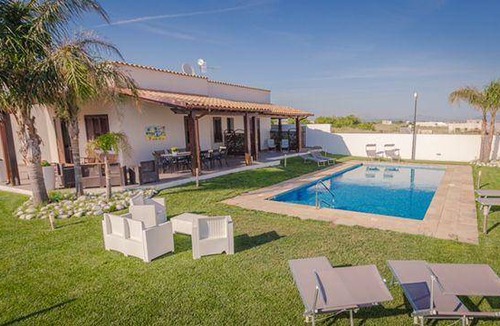 Tre Fontane House | 70 m² House ∙ 4 bedrooms ∙ 8 guests