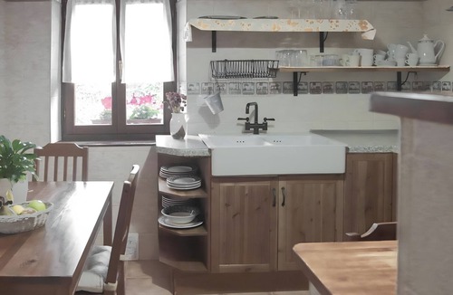 Deba Apartment | Apartment 'Andutz' with Mountain Views, Private Garden and Wi-Fi