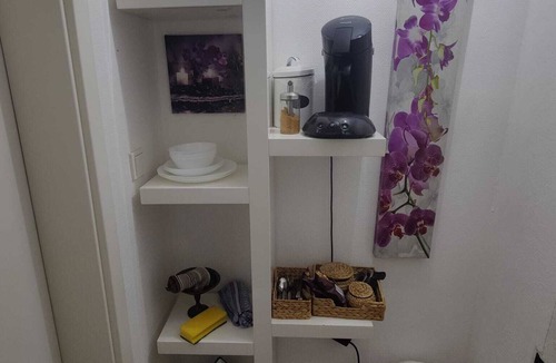 Oberursel Apartment | Apartment 'Doppelzimmer' with Shared Terrace and Wi-Fi
