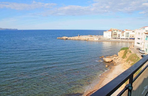 L'Escala Apartment | Apartment in L'Escala with Stunning Sea Views