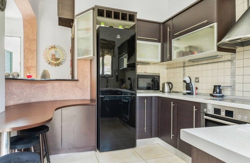Merichas Apartment | Apartment 'Mouria House' with Sea View, Wi-Fi and Air Conditioning