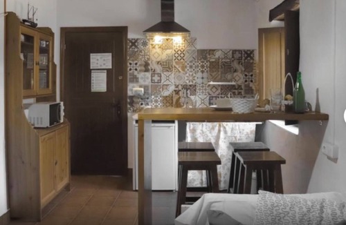 Deba Apartment | 'Arbil' Studio with Mountain Views, Private Garden and Wi-Fi