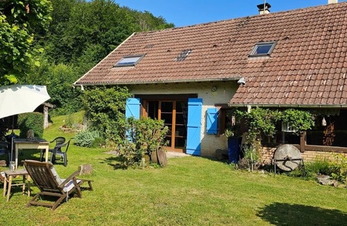 Vescemont House | Au Chant des Oiseaux (4*), traditional farmhouse (sleeps 6) at the foot of the Vosges mountains