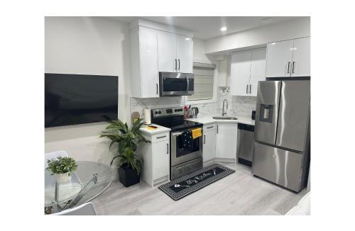 Symons Valley Apartment | Award winning boho paradise sunlit modern suite