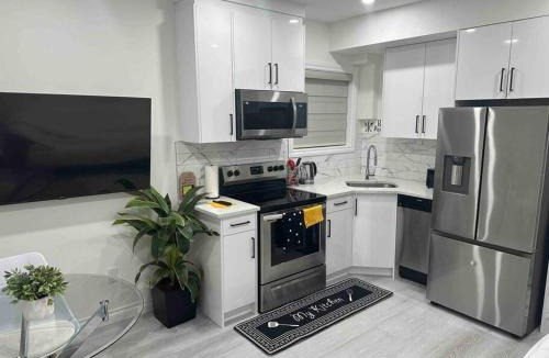 Symons Valley Apartment | Award winning boho paradise sunlit modern suite