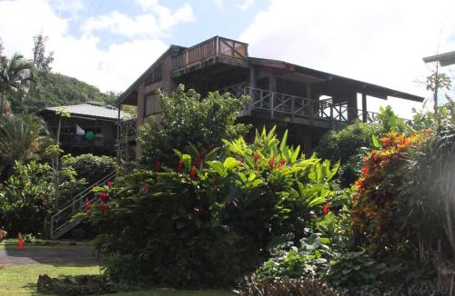 Pupukea Hotel | Backpackers Vacation Inn and Plantation Village