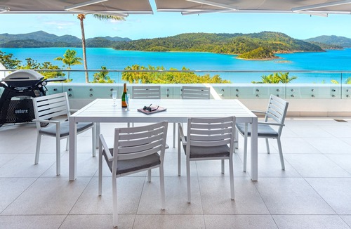 Hamilton Island Apartment | Bella Vista East 9: 2 bedroom oceanview apartment with golf buggy
