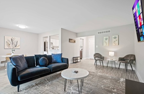Rochester Apartment | Bright & Airy Urban Unit Walk to Everything!