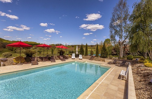 Meyrals Cottage | BUTTERFLY Cottage - Cosy Romantic Cottage in a calm hamlet, heated pool, gym