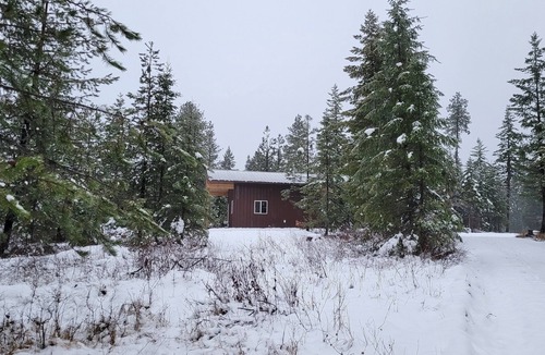 Harvard Cabin | Cabin in the woods with all the comforts of home