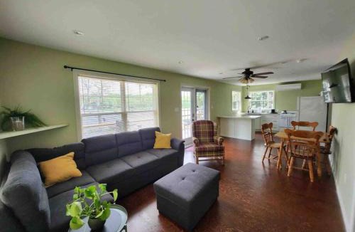 Kings County House | CAIA Lakeside Retreat - Sunken Lake