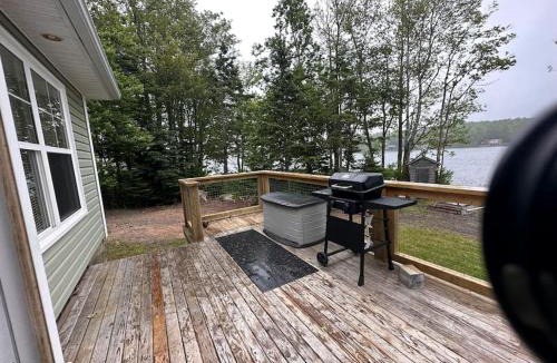 Kings County House | CAIA Lakeside Retreat - Sunken Lake