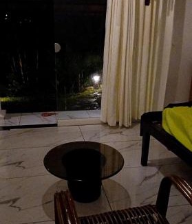 Neyyattinkara House | canan lake home