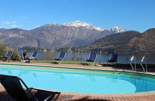 Azzano House | Casa Panorama Sette: A bright and cheerful apartment situated at a short distance from the shores of Lake Como, with Free WI-FI.