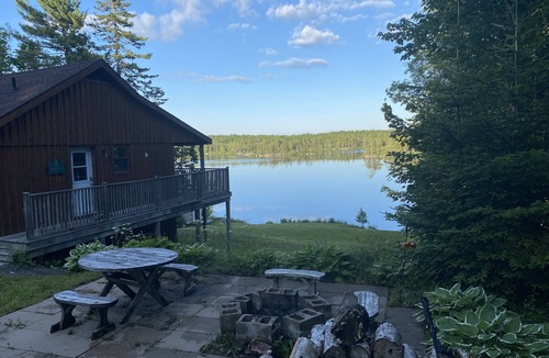 West Hants Cottage | Chalet Drive - Lakefront Cottage