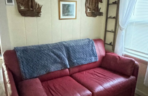 Scottsburg Cottage | Charming 2-bedroom cottage on Loon Lake