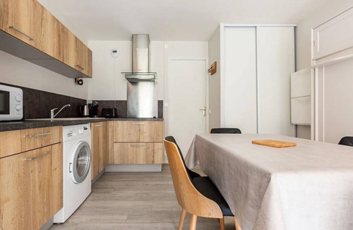 Cauterets Apartment | Charming studio - balcony - facing the cable car - WIFI