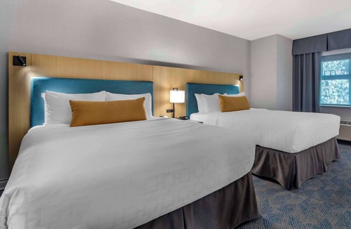 Lower Sumas Mountain Hotel | Clarion Hotel & Conference Centre Abbotsford