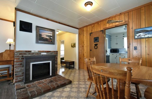 Harvard House | Coffee Klatch Cottage - Yellow