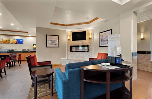 Fenton Hotel | Comfort Inn & Suites