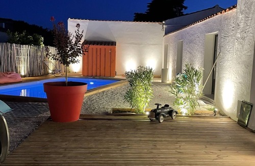 L'Echardiere House | Completely renovated old winery in a typical island village
