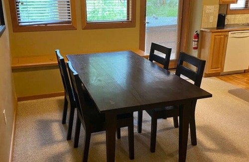 Rossland House | Copper Chalet 6 - sleeps 10