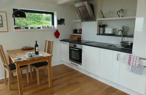 Breakish Cottage | COSY MODERN COTTAGE, GLORIOUS SEA & MOUNTAIN VIEWS.