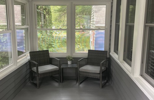 Madison House | Cute house close to hospital, UW, shops, bike trails and restaurants