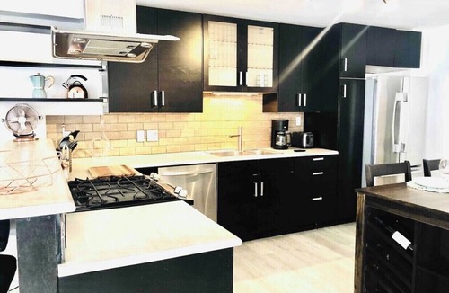 Okanagan-Similkameen Apartment | Eco-Chic Lakeview in the vines