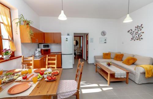 Kastelyosdombo House | Erdődy Vendégház