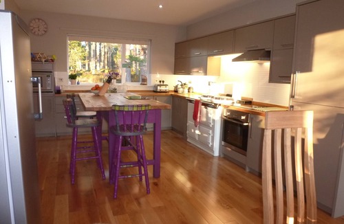Coylumbridge Villa | Fabulous location, luxury lodge for 8+2 in cots, hot tub, garden, garage, dogs