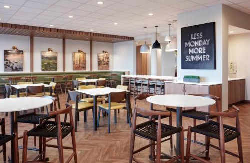 Rochester Hills Hotel | Fairfield by Marriott Inn & Suites Rochester Hills