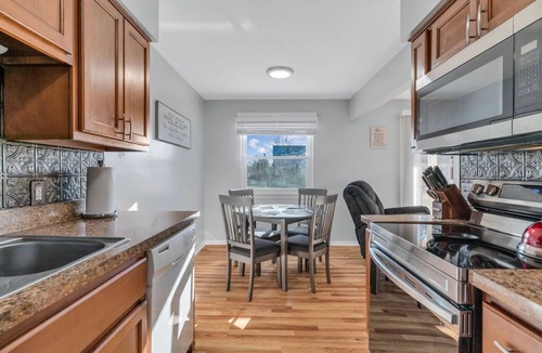 Lake Fenton Apartment | Fenton Flats- Suite 2 With On Site Hot Tub and Personal Garage
