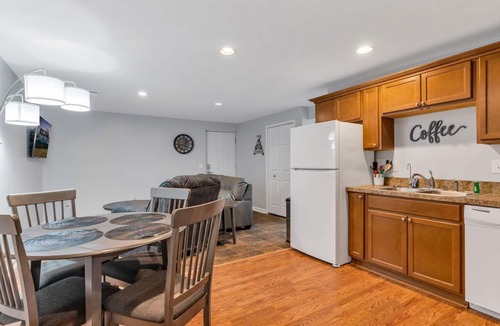 Lake Fenton Apartment | Fenton Flats- Suite 5 With On Site Hot Tub and Personal Garage