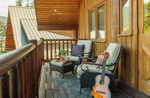 Snoqualmie Pass House | Fire Lodge Premier Family Cabin at Snoqualmie Pass