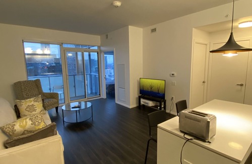 Bay Street Corridor Apartment | Fully furnished 1 bed apartment in downtown toronto high floor!
