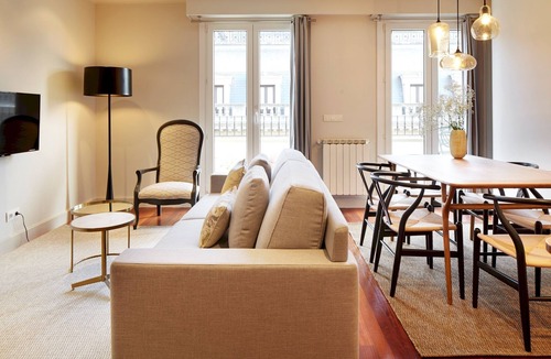 San Sebastian Centro Apartment | Garibay Terrace by FeelFree Rentals