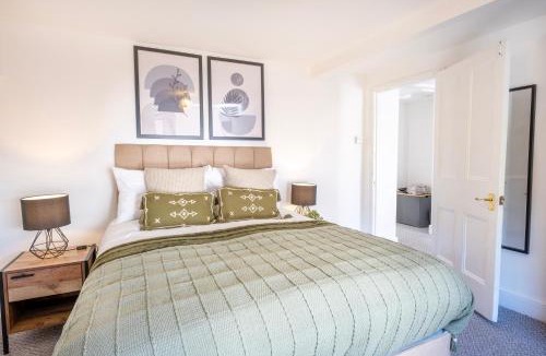 Stroud Apartment | Gloucester Street Nest - 3BR Flat for 6 Guests