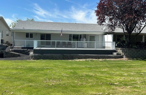 Lewiston House | GOLF COURSE GETAWAY!