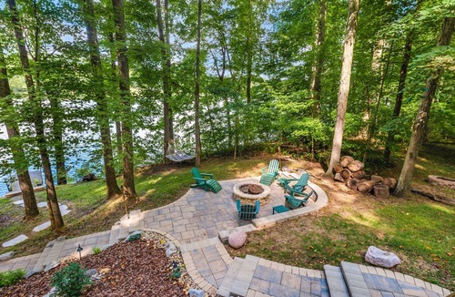 Logan Cabin | Gorgeous Hocking Hills Lake Front Cabin Right On Lake Logan - Near All The Sites