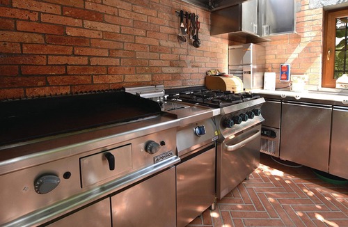 Tomaj House | Gorgeous home in Sezana with sauna