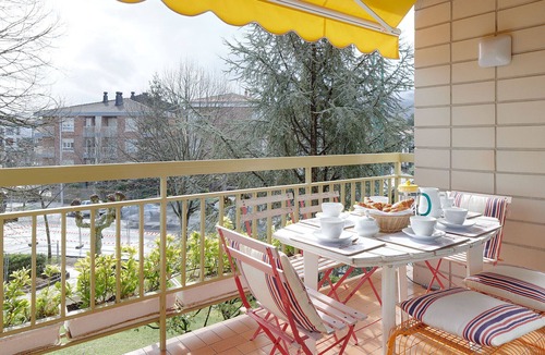Zarautz Apartment | GORGEOUS NEW APARTMENT 100 METERS FROM THE BEACH