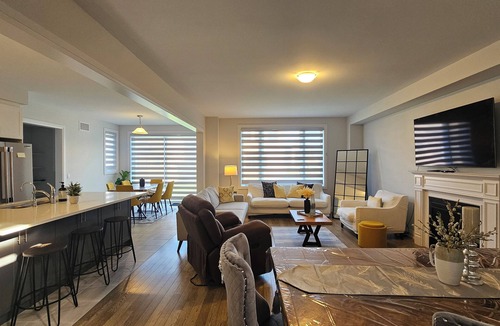 Woodstock House | Grand Woodstock Luxe House ~ 4BR