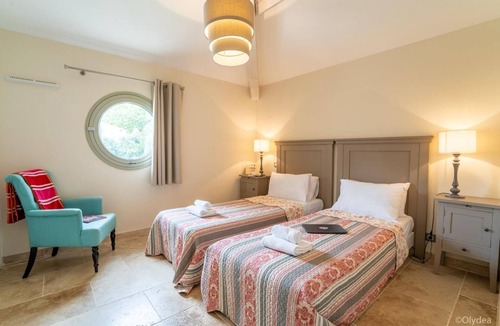 La Redorte Villa | Grande Villa Avec Piscine et Jardin Privé