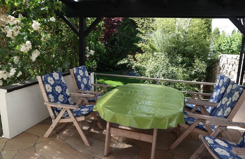 Laubenheim Apartment | Great apartment in Mz-Laubenheim, bus/train station nearby
