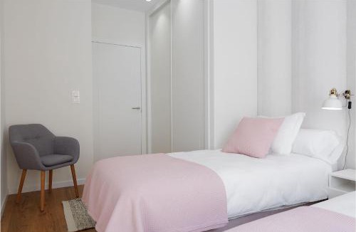 Hondarribia Historic Center Apartment | H SUITE2A by Smiling Rentals