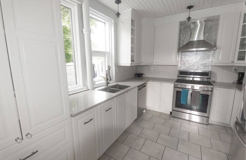 Nelson House | Heritage Home: fully licensed