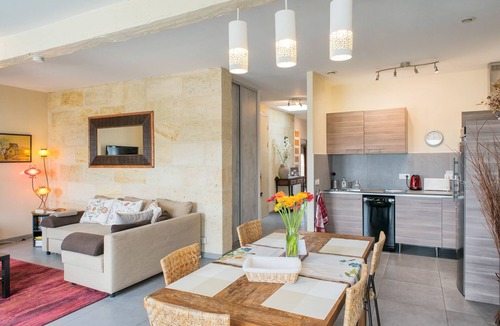 Bordeaux Apartment | Historic center, a terrace over the city and the river, lift, A/C, parking.