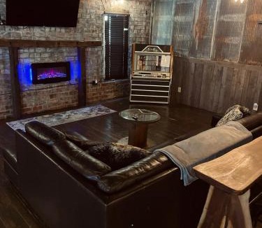 Logan Apartment | Hocking Hills Rusty Lofts