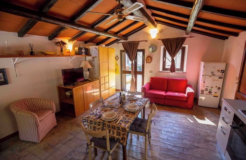 Gavorrano House | Holiday home at the edge of the forest with parking